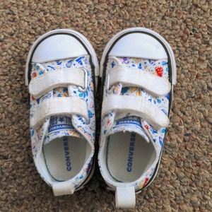 Converse Chuck Taylor All Star 2V Butterfly Fun Sneakers